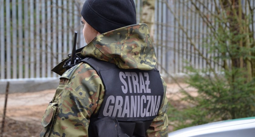 Straż Graniczna powstrzymała 56 nielegalnych migrantów i zatrzymała jednego przemytnika ludzi