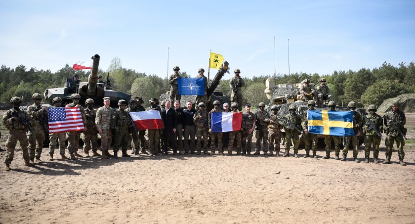 Rob Bauer: NATO jest w każdej chwili gotowe do militarnej konfrontacji z Rosją