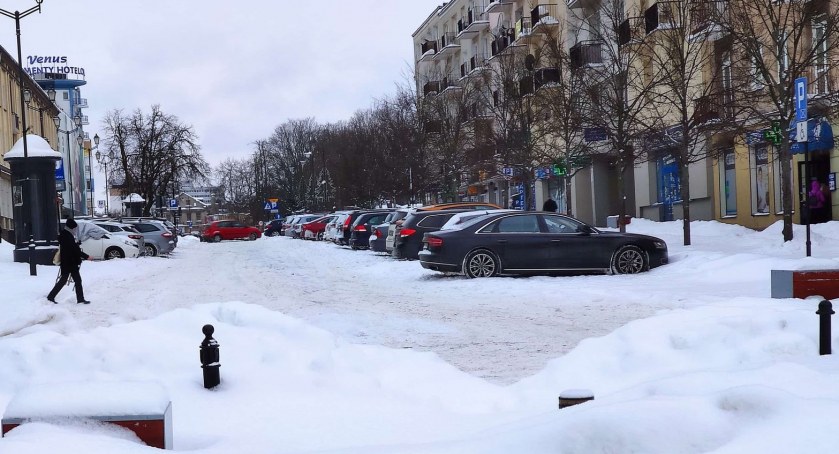 Czy seniorzy będą parkować za darmo w płatnej strefie parkowania? Wniosek w tej sprawie wpłynął do prezydenta Białegostoku