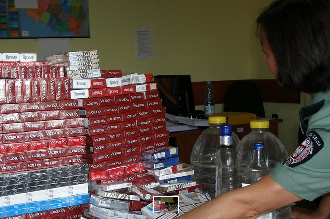 Papierosy i alkohol z przemytu przechwycili w Białymstoku