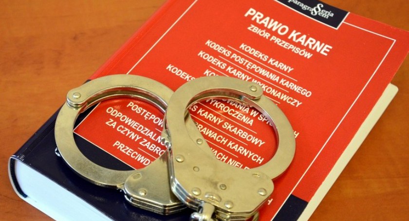 Okradali państwo wyłudzając VAT. Zatrzymania trwają