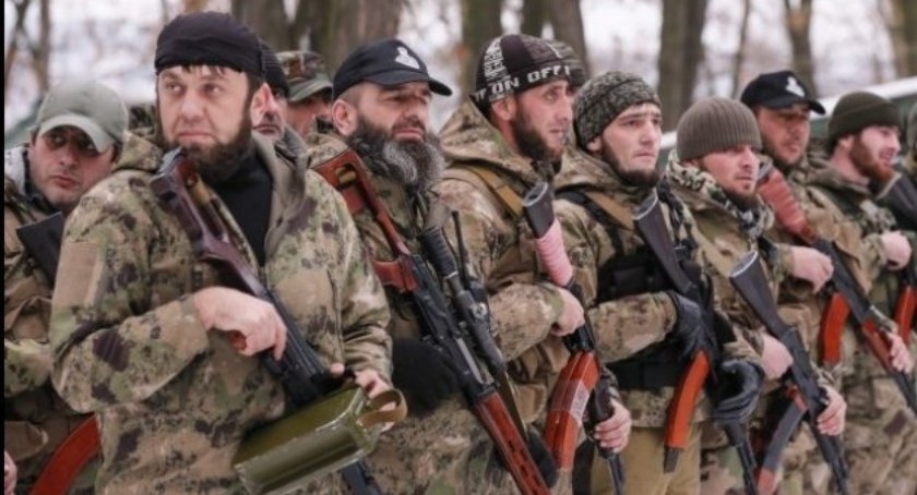 Do okupowanego Mariupola dotarły dodatkowe siły kadyrowców