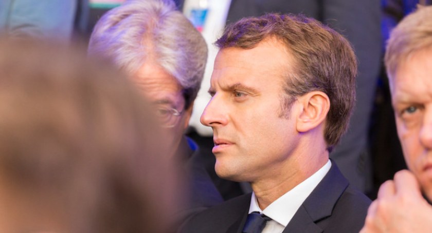 Na początku kwietnia prezydent Francji wybiera się do Chin. Będzie przekonywał, aby nie dostarczały broni dla Rosji