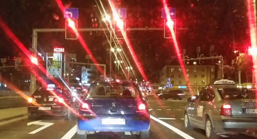 Czerwona fala. To tylko inżynierowie usprawniają ruch w mieście