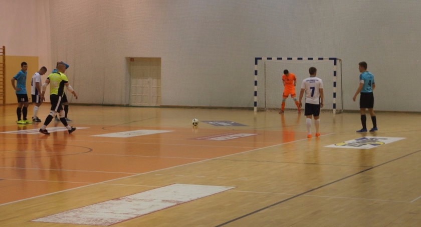 Futsal: MOKS gromi w meczu na szczycie, Helios ucieka przed degradacją