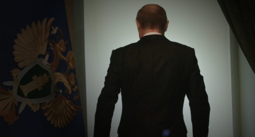 Seryjny morderca wraca na miejsce zbrodni – tak można skomentować wizytę Putina w Mariupolu