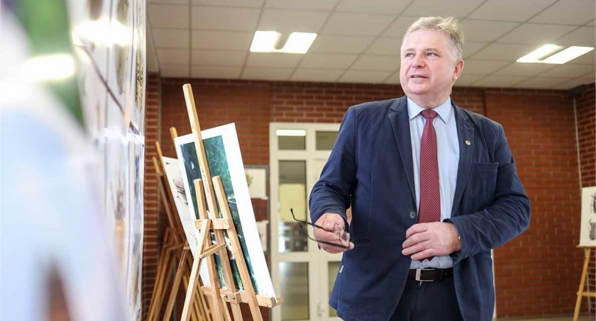 Profesor Sławomir Bakier zachęca do studiowania w Białymstoku leśnictwa. Jakie perspektywy po tym kierunku?