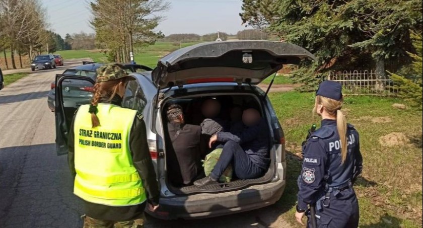 Z Syryjczykami na pokładzie. Ukrainiec zaczął uciekać, ale nie miał większych szans [WIDEO, FOTO]