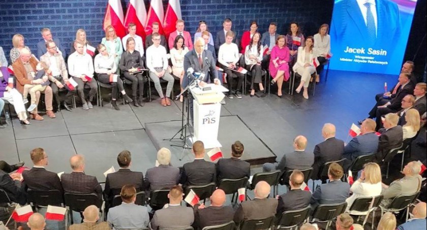 W ostatnich latach wiele zrobiono w naszym regionie. Będzie jeszcze jednostka wojskowa w Augustowie. Taka zapowiedź padła na konwencji PiS