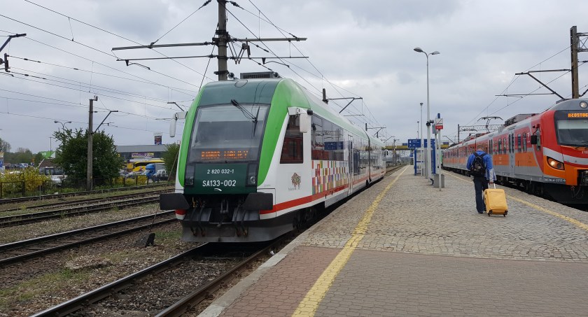Polregio zaprasza na majówkę kolejową. Pociągiem do Walił