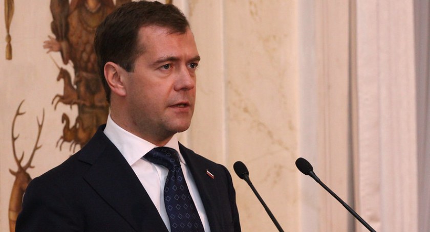 Dmitrij Miedwiediew porównany do pustej beczki