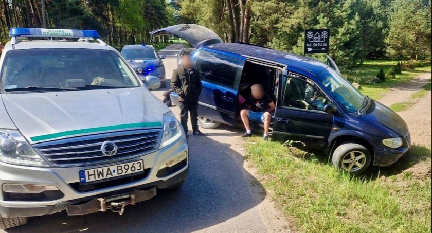 Straż Graniczna znów musiała ścigać przemytników z nielegalnymi migrantami na pokładzie