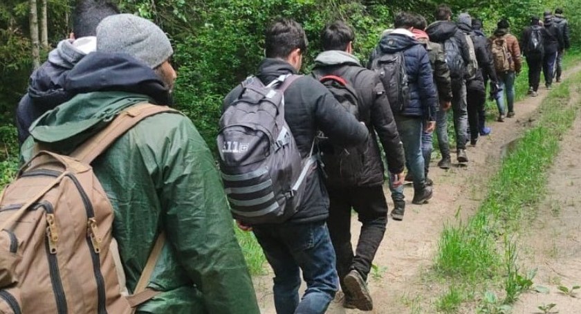Duże grupy cudzoziemców próbowały z Białorusi dostać się do Polski
