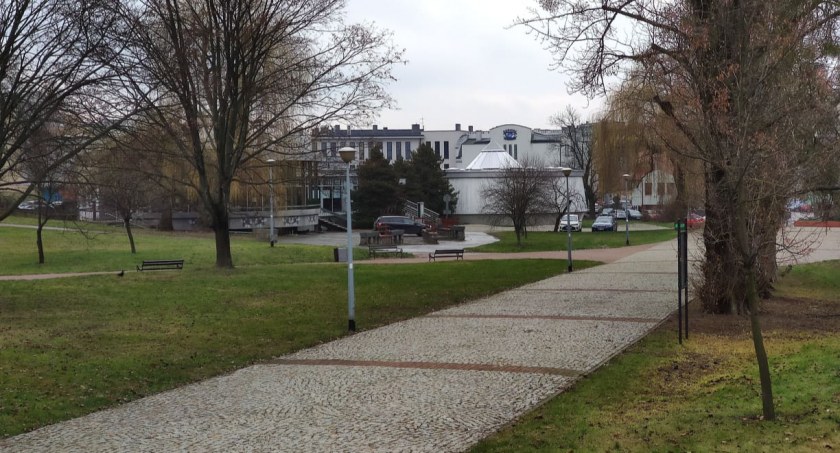 Na placu pod spodkami PIK zabawa potrwa do wieczora. Marszałek Województwa zaprasza na Dzień Dziecka