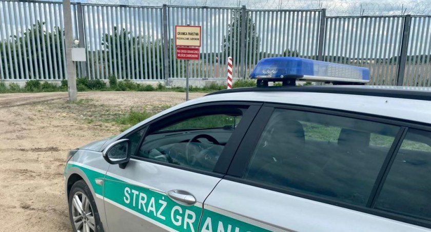 Do Polski z Białorusi chciało się przedostać ponad 90 nielegalnych migrantów. Część z nich zaatakowała polskie patrole