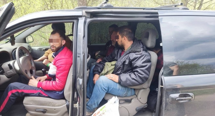 Prawie setka nielegalnych migrantów została zatrzymana wczoraj przez Straż Graniczną. Poprzedniego dnia ponad 20 na granicy z Litwą