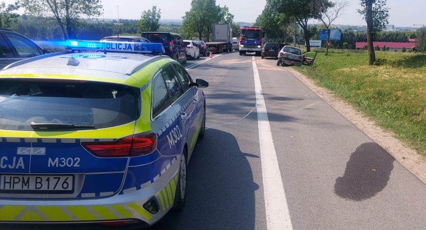 Wypadek nieopodal Piątnicy. Do szpitala trafiło dziecko