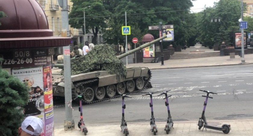 Prigożin i wagnerowcy wyjechali z Rostowa