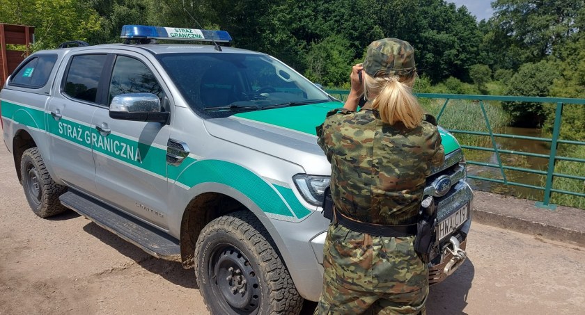 Bardzo pracowitą noc mają za sobą strażnicy graniczni. Zatrzymali nielegalnych migrantów, przewodników i kurierów
