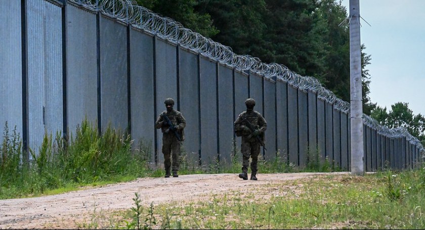 Od weekendu bezpieczeństwa mieszkańców województwa podlaskiego pilnuje dodatkowy tysiąc polskich żołnierzy