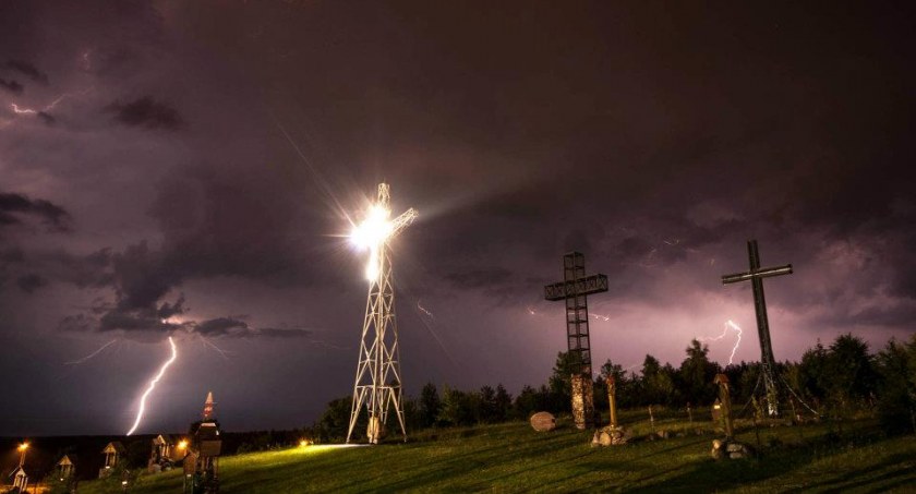 Dziś padły ostrzeżenia przed zjawiskami pogodowymi. Najpierw przed upałami, później przed burzami