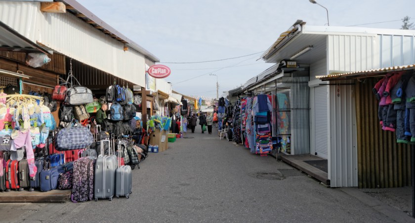 Bazar przy Kawaleryjskiej miał być zmodernizowany. Teraz radny Dębowski chce wiedzieć, dlaczego prezydent wycofał się z tego pomysłu