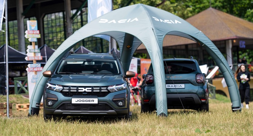 Fani motoryzacji w niedzielę powinni pojechać do Narewki. Odbędzie się tam Dacia Extreme Tour 2023