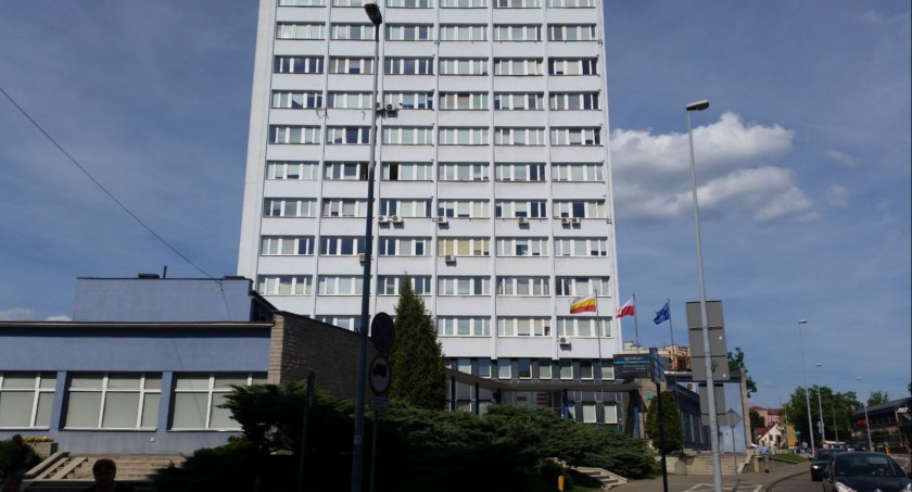 Prezydent Białegostoku nie bardzo chce wyjawić czym zajmuje się działające w urzędzie miejskim Biuro do spraw Smart City