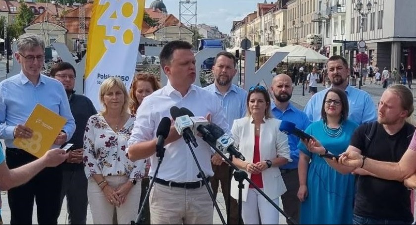 Szymon Hołownia w Białymstoku krytykował ministra Błaszczaka i Sasina