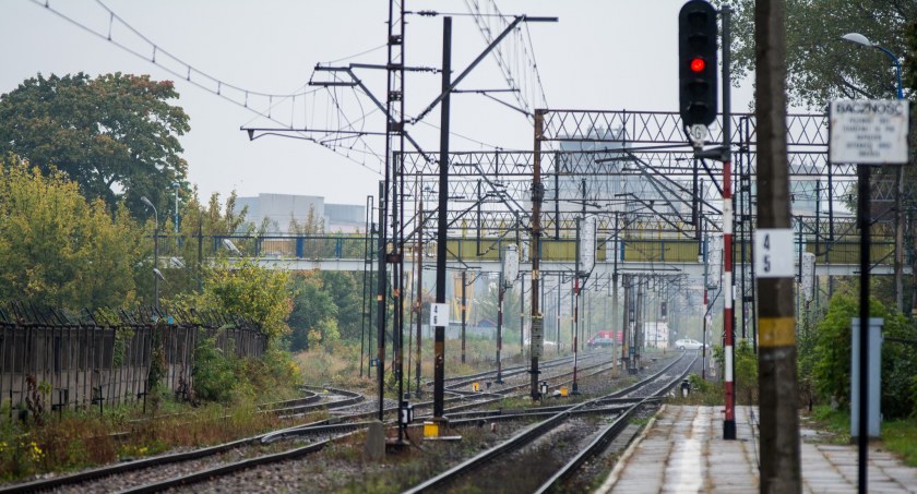 Pociągi zostały zatrzymane za pomocą sygnału radio-stop. Czym on jest?