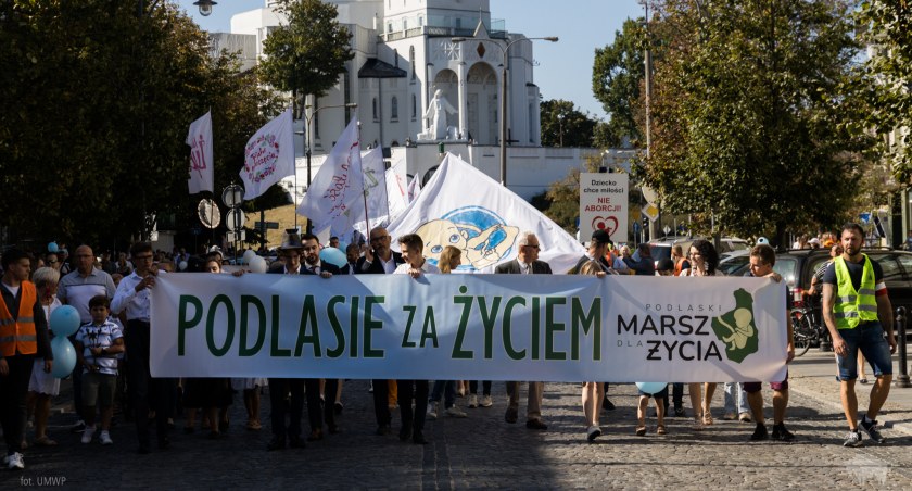 Przez centrum Białegostoku przeszedł Marsz dla Życia i Rodziny. Ludzie po raz 12 manifestowali swoje przywiązanie do rodziny