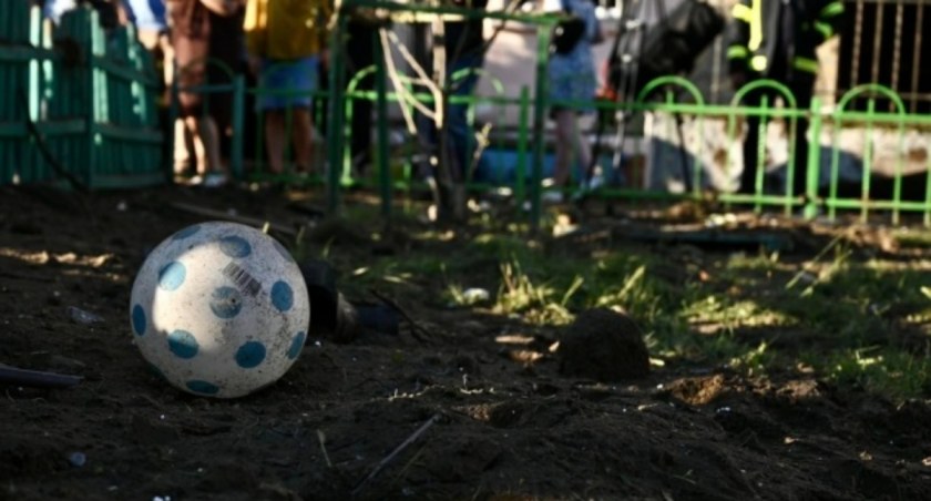 Od początku inwazji na pełną skalę na Ukrainie zginęło blisko 10 tys. cywilów