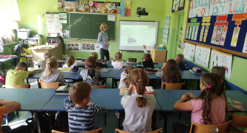 Trzecie miejsce Polski na świecie pod względem średnich zarobków nauczycieli