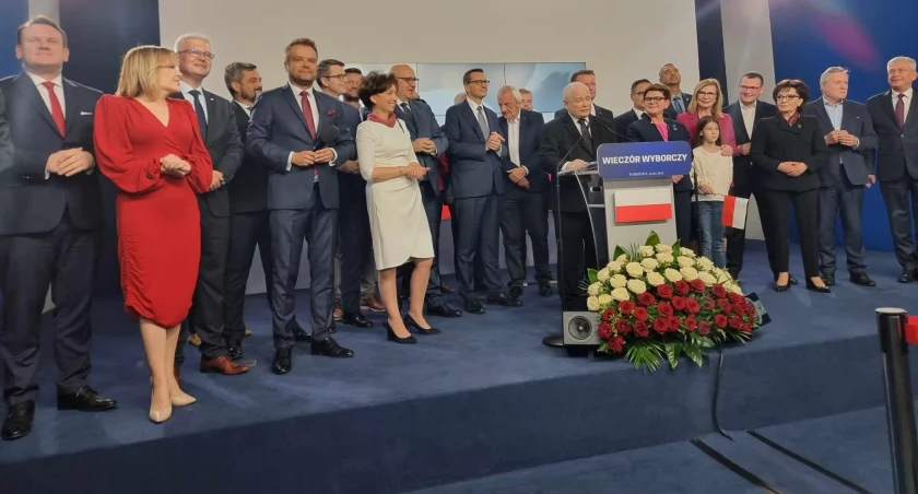 Frekwencja rekordowa. PiS wygrywa [MAMY KOMENTARZE POLITYKÓW]