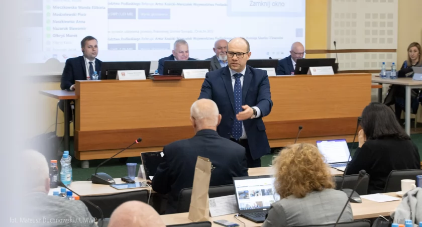 Czy w piątek opozycja przejmie podlaski Sejmik? 