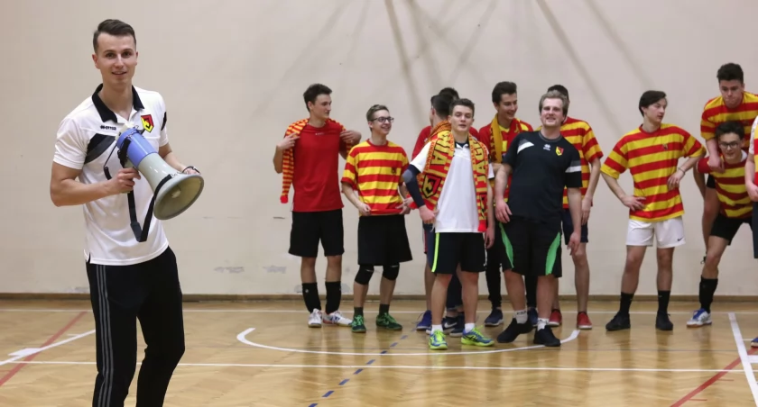 Nauczyciel, pisarz, trener, sportowiec. Znamy datę premiery jego wyjątkowej książki