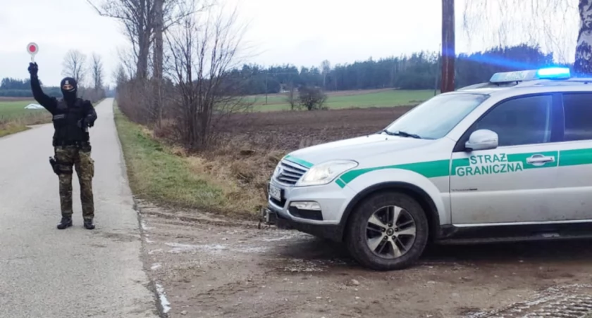 Jak tylko widzą polskie patrole, zawracają sami z powrotem na Białoruś