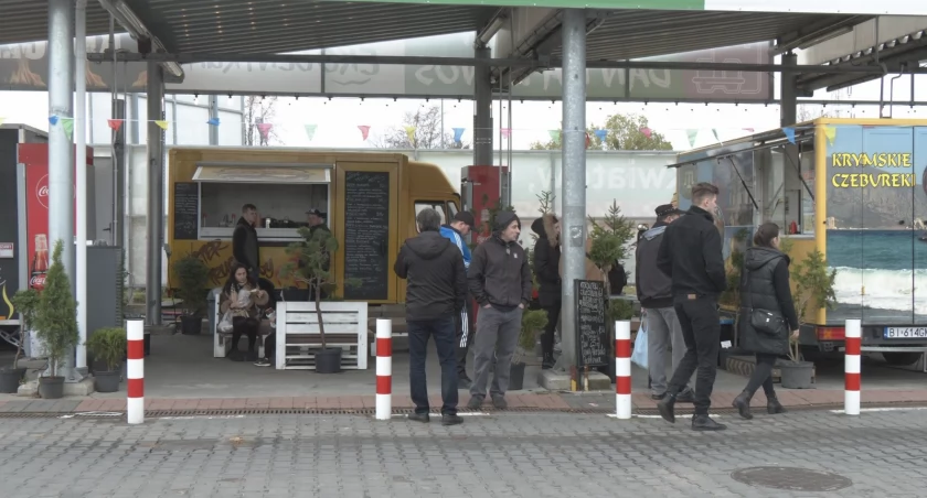 Mimo deszczowej pogody białostoczanie przybyli na II Festiwal Lokalnego Jedzenia