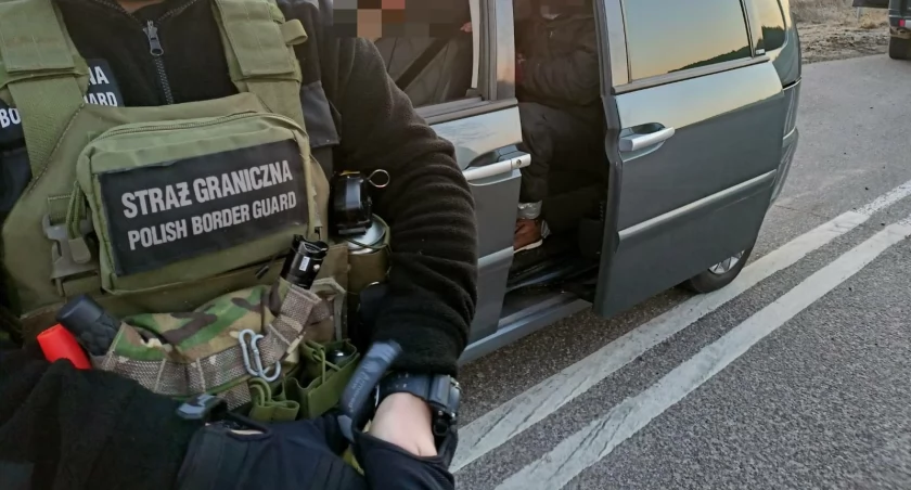 Dwaj organizatorzy przemytu ludzi zatrzymanych pod granicą polsko – litewską