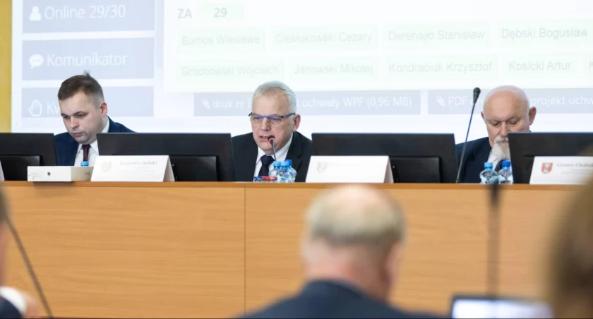 Nadzwyczajny Sejmik na wniosek opozycji. W programie ślubowanie i PKS Nova