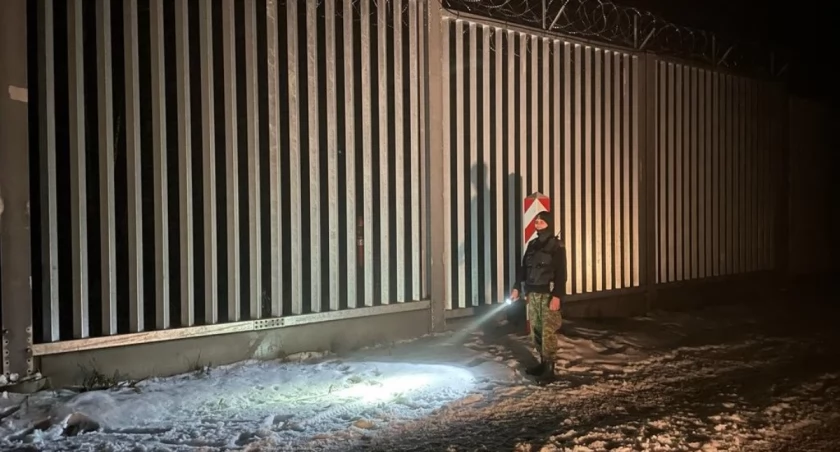 Cudzoziemcy nie rezygnują z forsowania granicy. I zimą próbują pokonywać rzeki