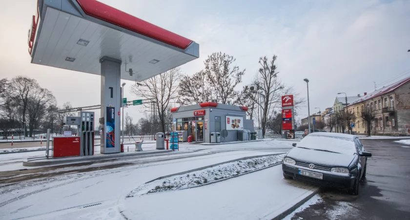 Świąteczne wyjazdy a ceny paliw. Dobre czy złe nowiny?