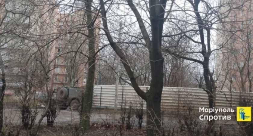 Rosjanie stosują w Mariupolu taktykę „ludzkiej tarczy”