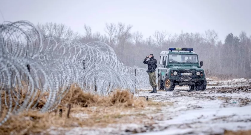 Przez rzekę Przewłoka z Białorusi do Polski usiłowali się przedostać nielegalni migranci