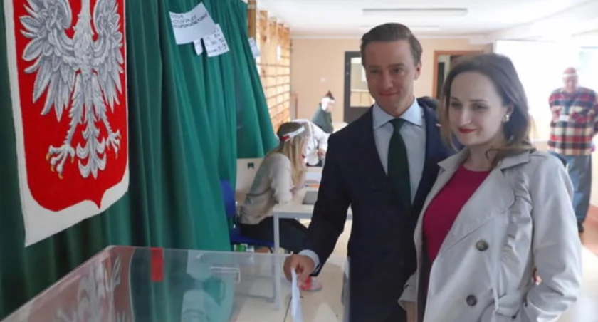 Krzysztof Bosak: Prawnicy źle doradzają Szymonowi Hołowni
