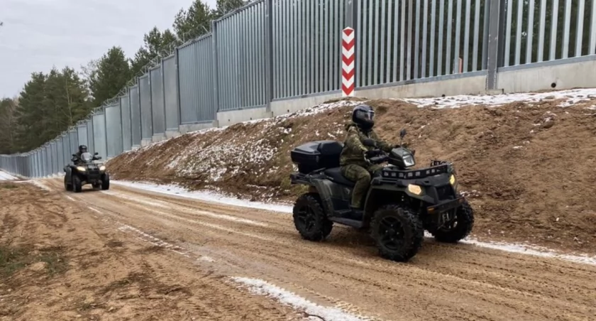 Cudzoziemcy ruszyli w stronę polskiej granicy. Miniona doba wymagała już interwencji Straży Granicznej