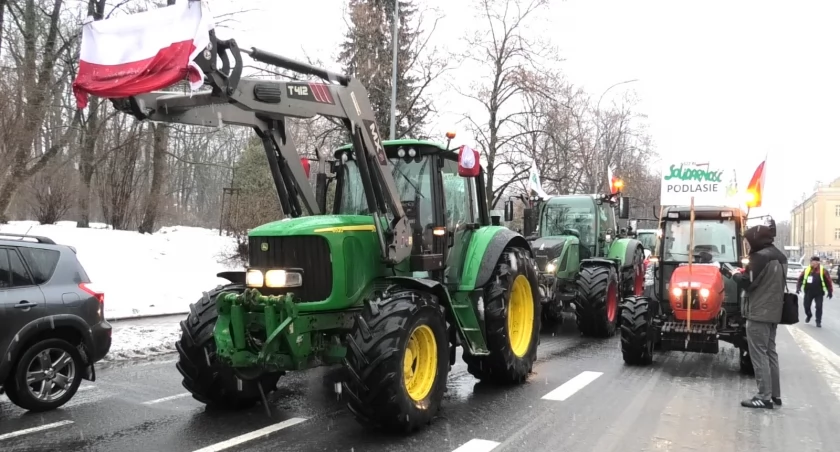 Rolnicy rozpoczynają strajk generalny. Będą blokady na wielu drogach. Rozmowa video z rolnikiem