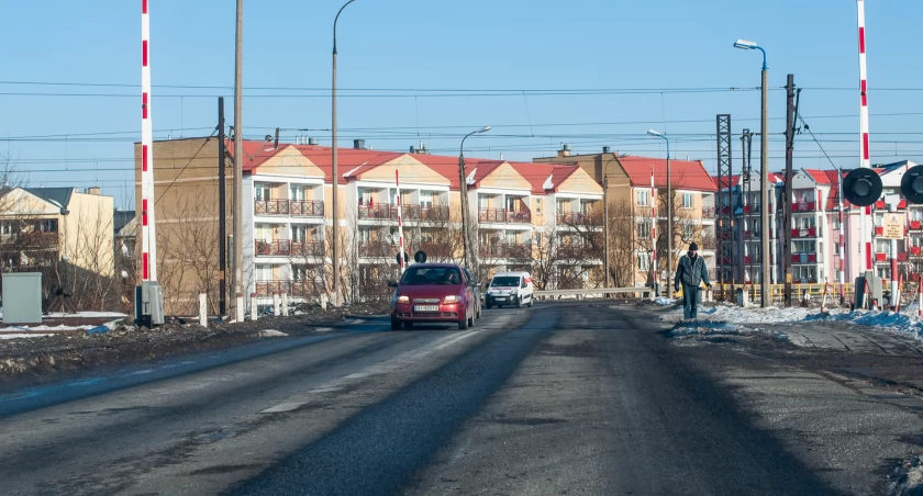 Starosielce od miasta dzielą tory. Czy można poprawić skomunikowanie tego osiedla?