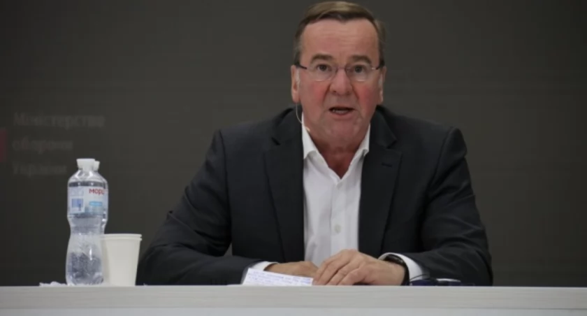 Minister obrony Niemiec oskarżył Rosję o „wojnę informacyjną”