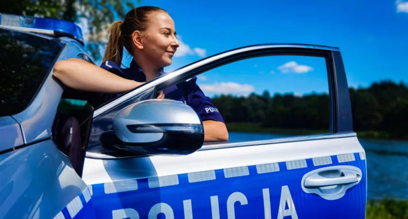 W podlaskiej Policji służą setki kobiet. Ścigają przestępców, kierują ruchem drogowym. Kobiety doskonale dają sobie radę